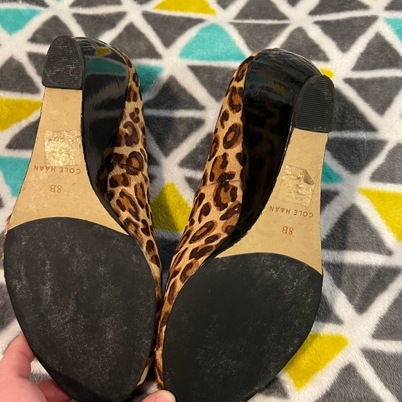 Leopard Print Women's Shoes - Picture 5 of 6